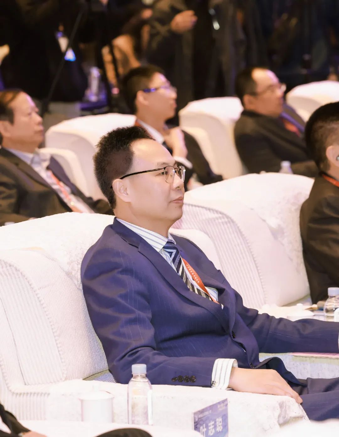 贡河国酒叶志聪应邀出席第四届汕尾发展大会，共绘区域经济新蓝图