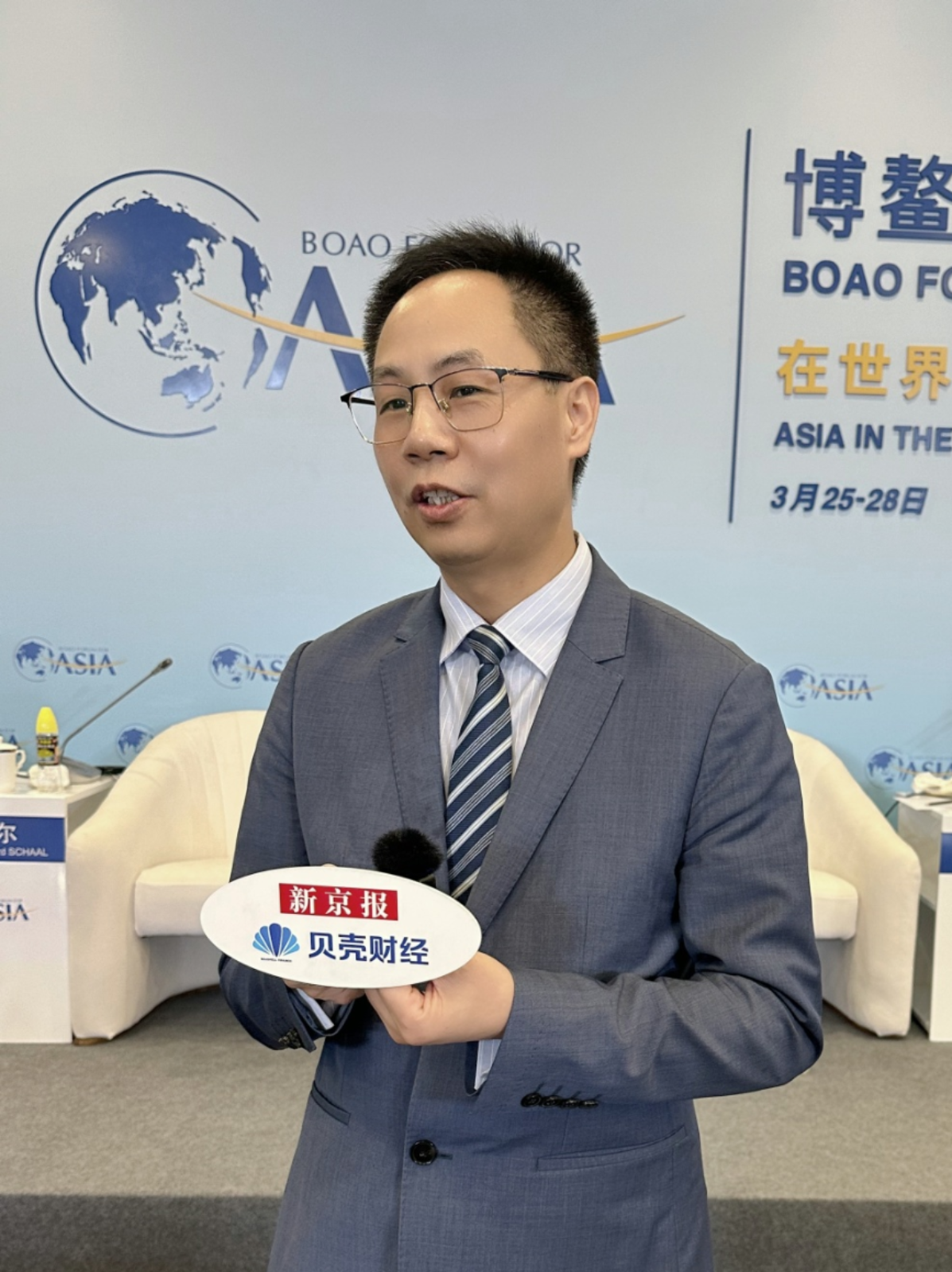 贡河酒叶志聪博鳌论坛接受中外媒体采访 畅谈制造业出海及AI应用